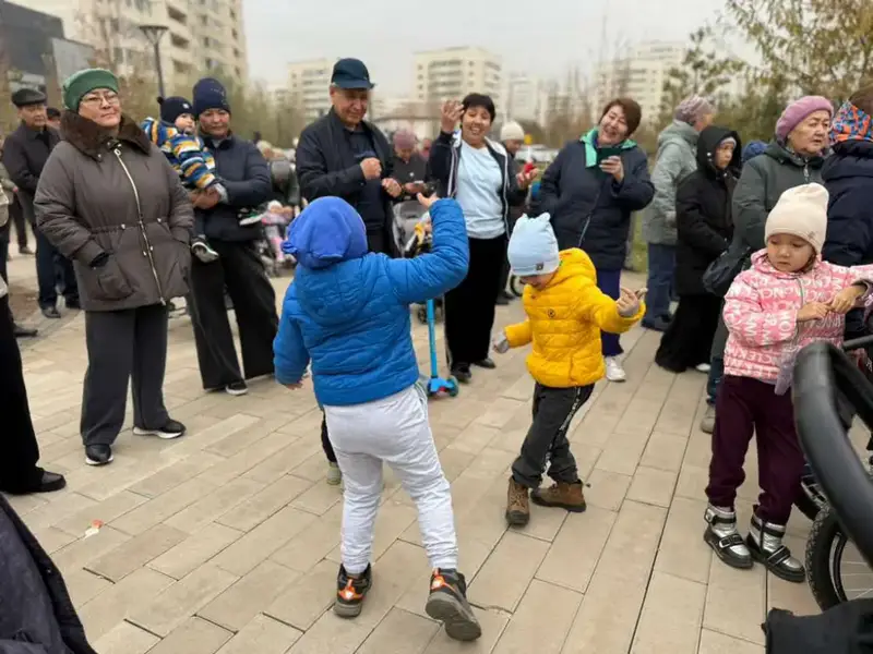 Праздничный концерт ко Дню Республики прошел в столичном сквере «Жагалау» (5)
