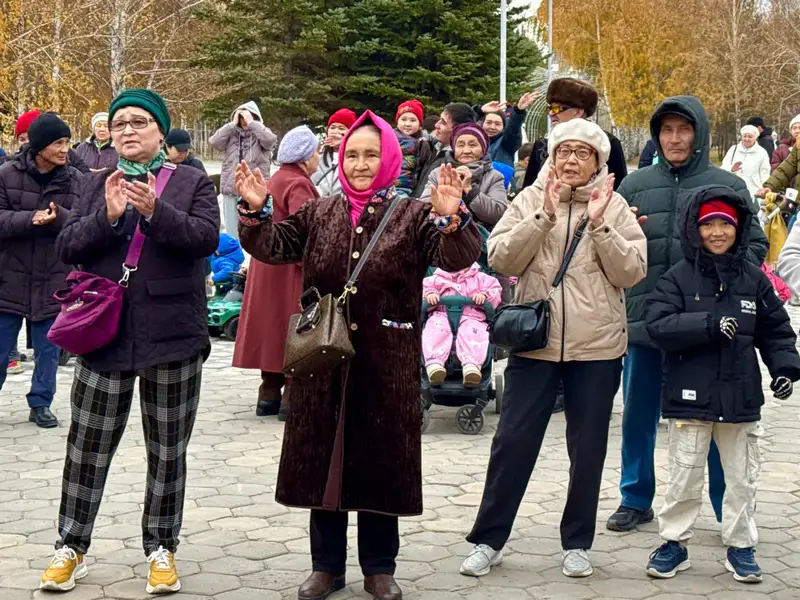 В столичном парке «Жеруйык» широко отметили День Республики (8)