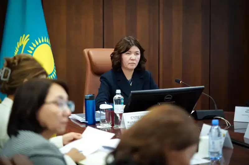 Министр просвещения выразила готовность к открытому диалогу с представителями гражданского общества (4)