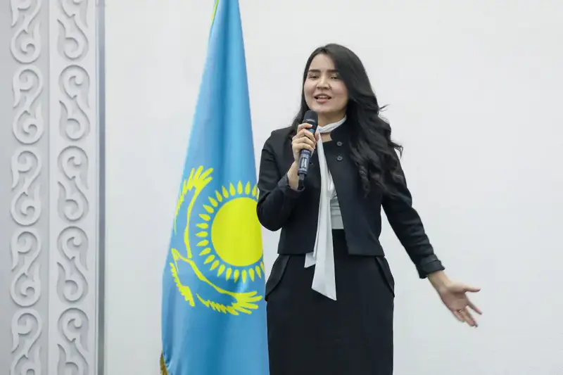 В Министерстве промышленности и строительства провели торжественную церемонию в честь Дня Республики (8)