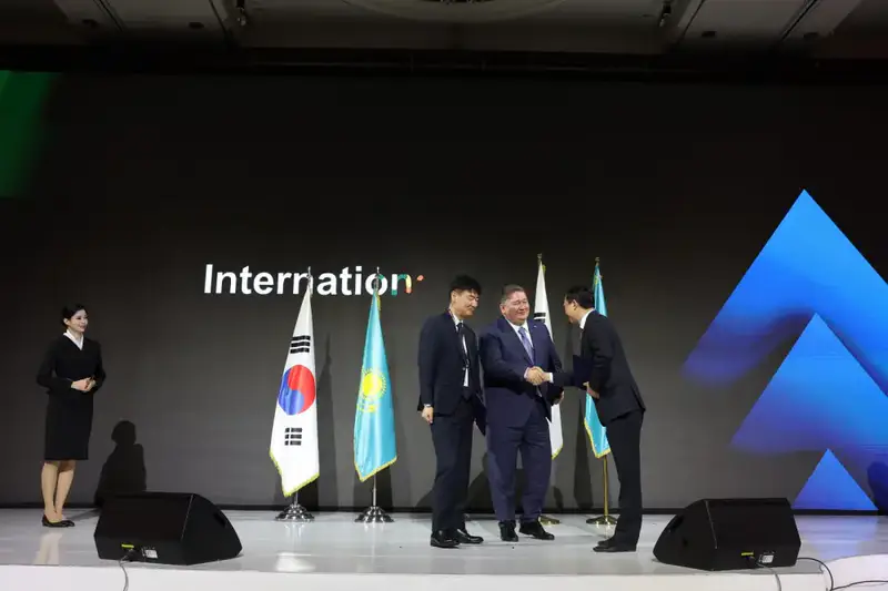 Вице-министр транспорта Талгат Ластаев выступил с докладом на международном форуме ALATAU RISE With Kazakhstan в Сеуле на тему экономики малых высот (2)