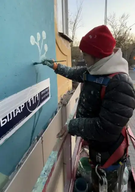 Ещё один мурал украсил здание в Караганде (4)