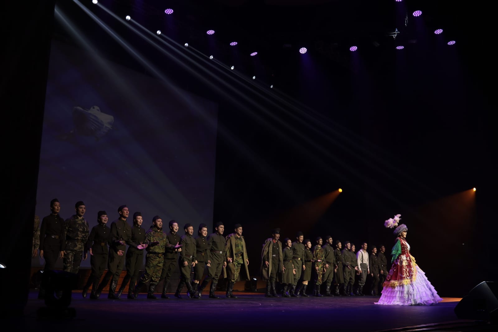 Путь Розы Баглановой: В Астане состоялся показ одноименного мюзикла (6)