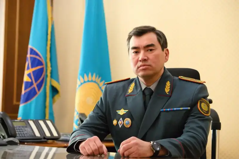 Министр Чингис Аринов поздравил спасателей с 30-летием Министерства и Днём спасателя Астане