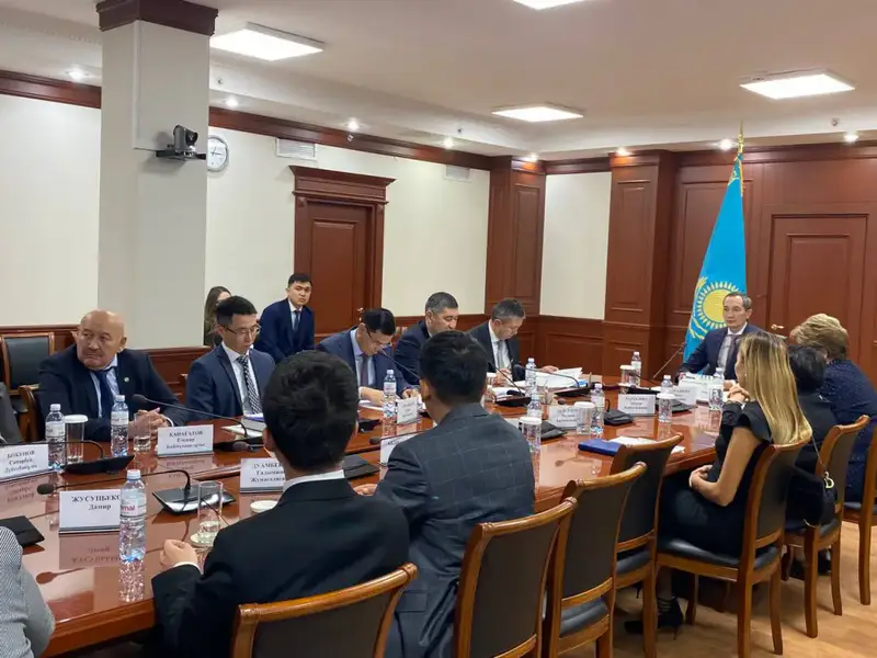 Обсуждены вопросы развития туризма и спорта с представителями НПО (5)