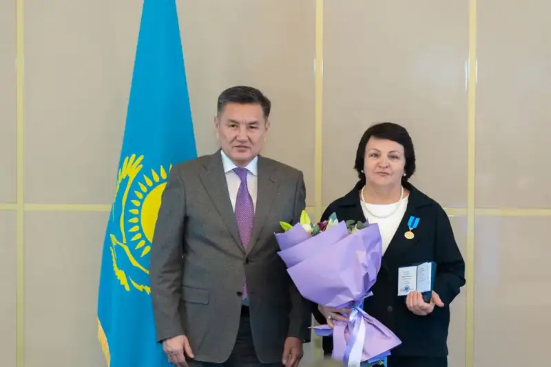 В канун Дня Республики жители ВКО были удостоены государственных наград (5)