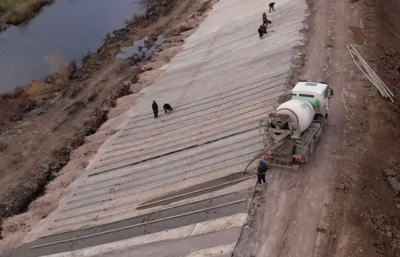 Реконструкция защитных сооружений в Кызылжарском районе активно продолжается (7)