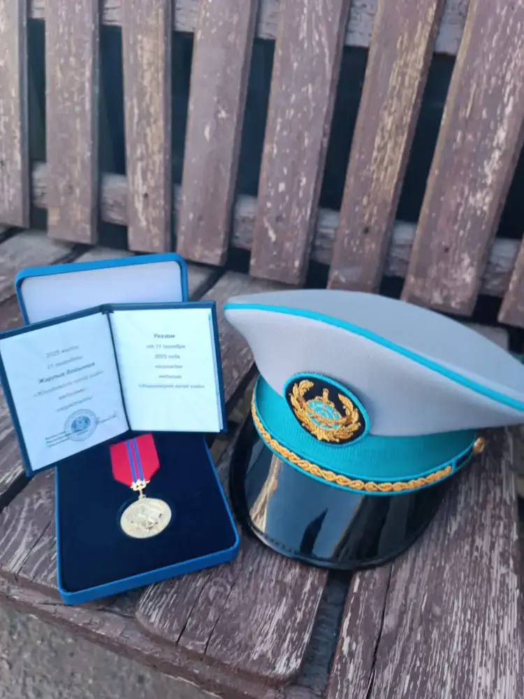 Сотрудник УИС Акмолинской области награждён медалью за спасение ребенка из горящей квартиры Астане