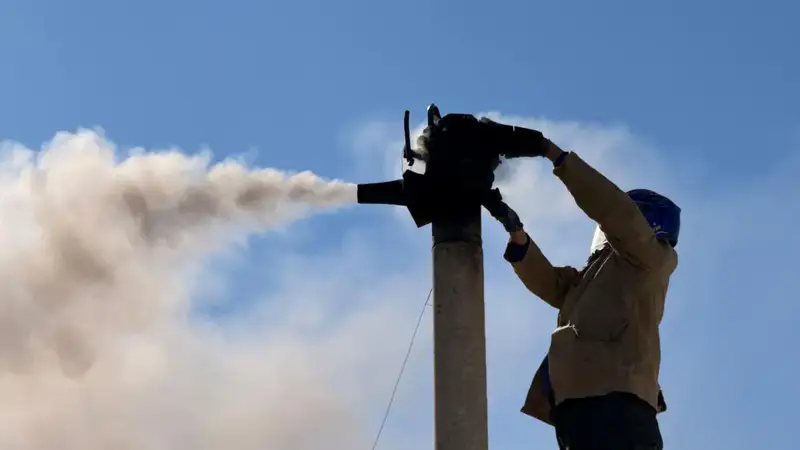 В области Жетісу свыше 2 тысяч датчиков устанавливают в домах социально уязвимых семей (2)