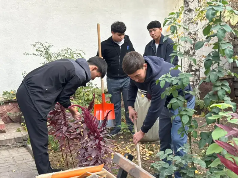 Алматыда Республика күніне орай «Жанашыр жүрек» атты еріктілер акциясы басталды (2)