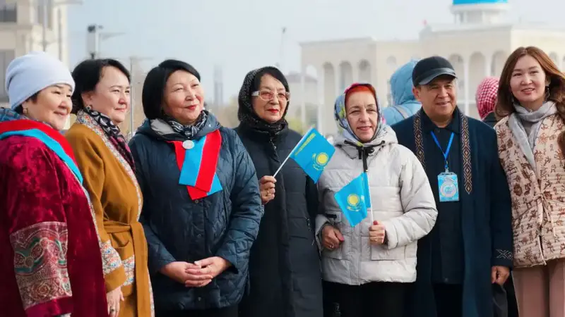 В Западно-Казахстанской области состоялась церемония поднятия Государственного флага (6)