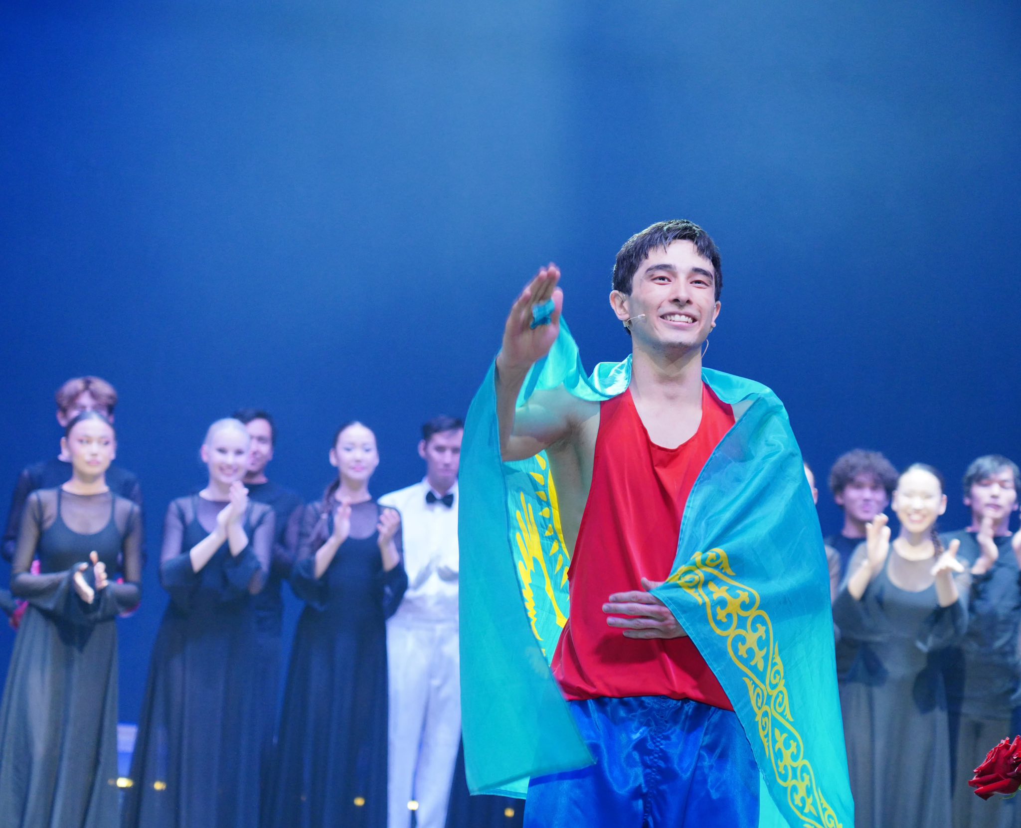 ПРЕМЬЕРА «БЕКЗАТ», ПРЕДСТАВЛЕННАЯ ТУРКЕСТАНСКИМ МУЗЫКАЛЬНО-ДРАМАТИЧЕСКИМ ТЕАТРОМ, ВЫЗВАЛА ВОСТОРГ ЗРИТЕЛЕЙ (9)