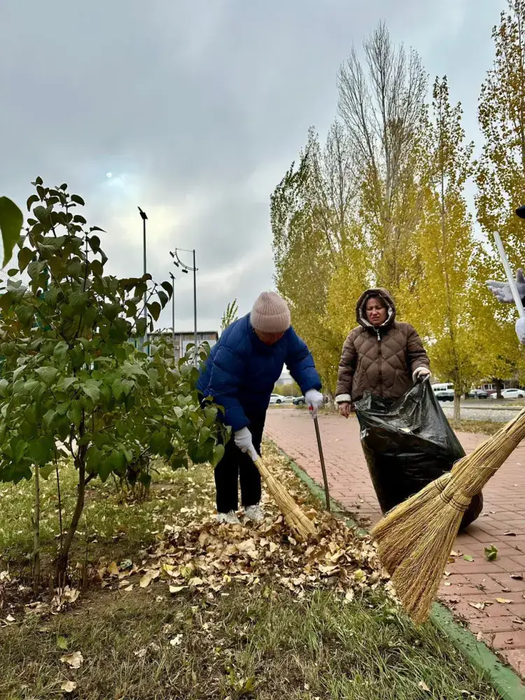 В Астане около 1000 спортсменов приняли участие в общегородском субботнике (6)