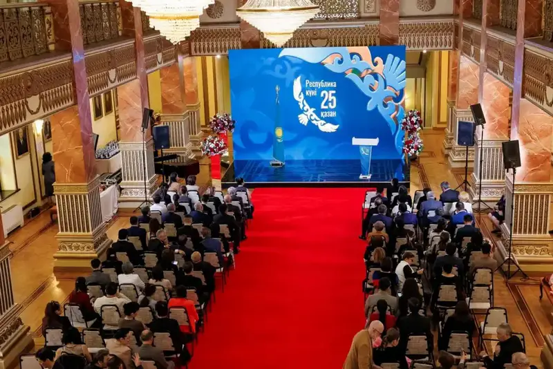 В Алматы в честь Дня Республики наградили деятелей культуры и информации (4)