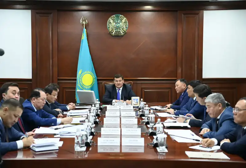 Обсуждены итоги социально-экономического развития и исполнения республиканского бюджета (4)