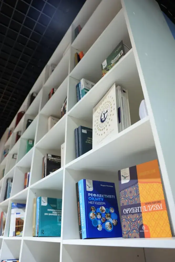 В Астане открылась новая библиотека (8)
