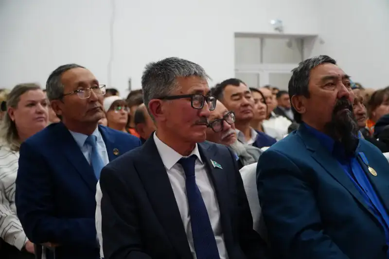 Аким Акмолинской области Марат Ахметжанов встретился с жителями Егиндыкольского района (10)