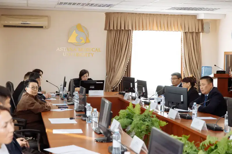 Комитет по обеспечению качества в сфере науки и высшего образования МНВО РК совместно с Министерством здравоохранения РК на базе Медицинского университета «Астана» провел круглый стол «Развитие медицинских журналов в Республике Казахстан: современные вызовы и перспективы». (4)