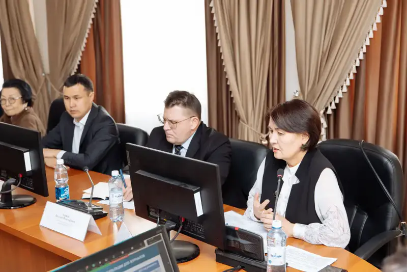 Комитет по обеспечению качества в сфере науки и высшего образования МНВО РК совместно с Министерством здравоохранения РК на базе Медицинского университета «Астана» провел круглый стол «Развитие медицинских журналов в Республике Казахстан: современные вызовы и перспективы». (2)