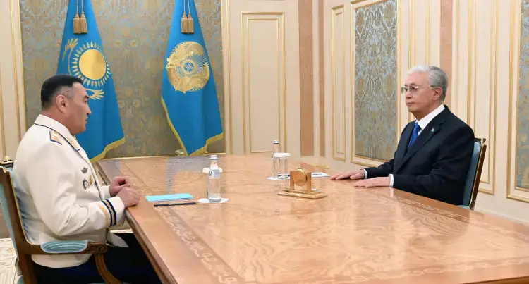 Президент встретился с главой Комитета национальной безопасности: разоблачение экстремистской сети и предотвращение значительных убытков Астане