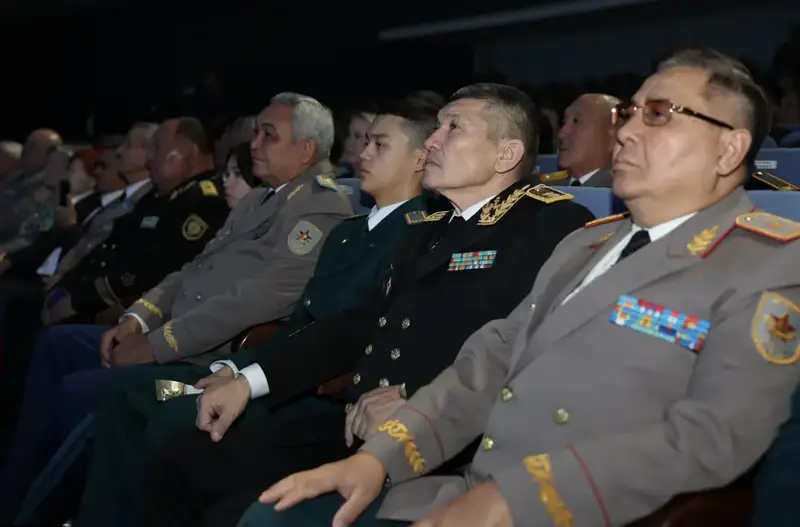 Искусственный интеллект на сцене: Минобороны провело уникальный концерт к Дню Республики (10)