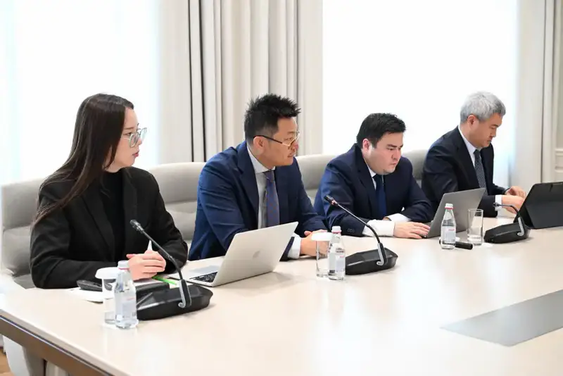 Обсуждение инновационных образовательных технологий в Алматы с руководством китайской компании iFLYTEK Астане