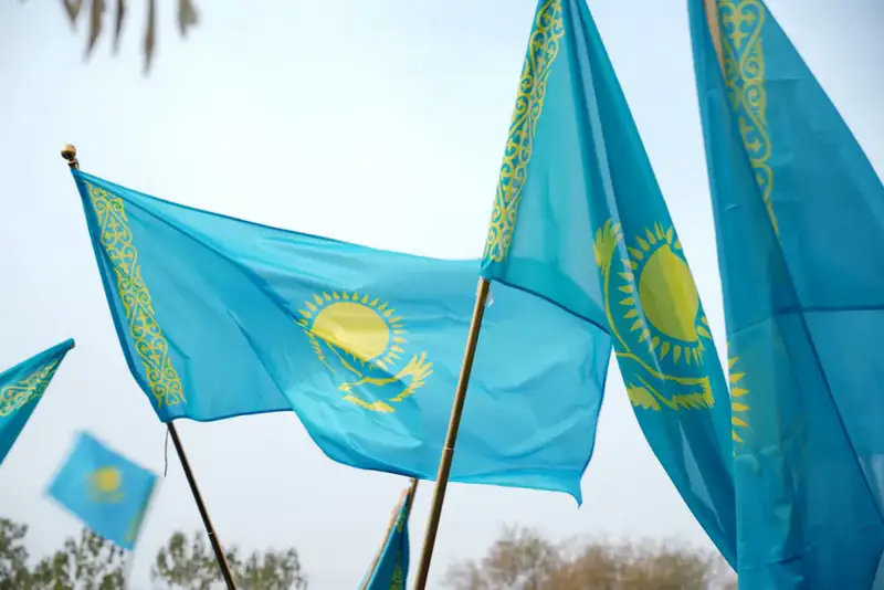 В Туркестане прошло торжественное поднятие государственного флага в честь Дня Республики Астане