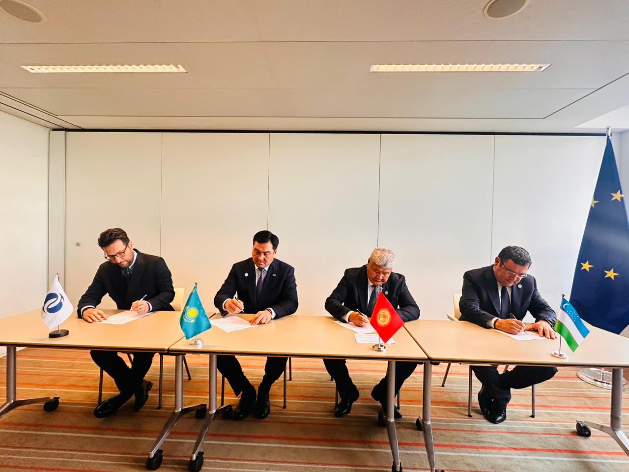 Казахстан – ключевой энергетический партнер для ЕС: в Брюсселе подписаны новые соглашения в сфере «зеленой» энергетики (4)