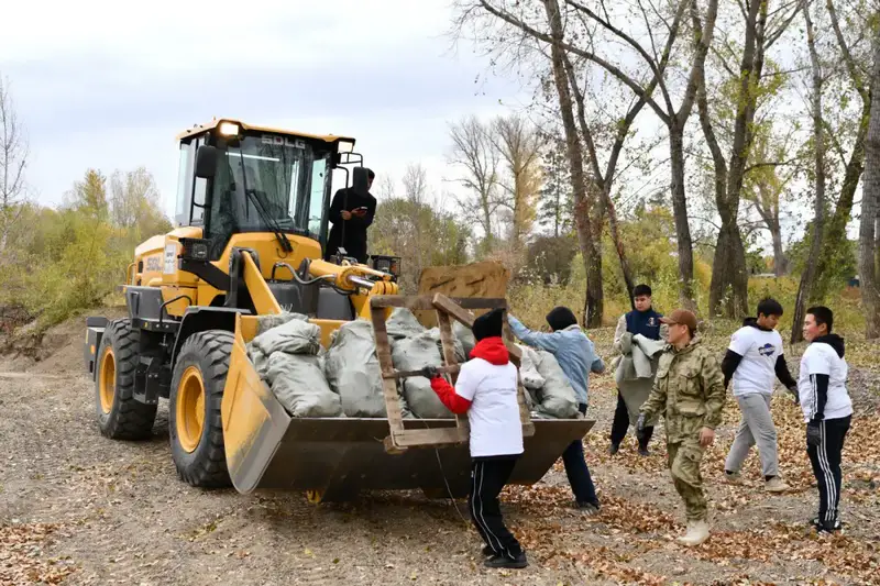 В рамках общенациональной экологической акции «TAZA QAZAQSTAN» в Актобе проведёны общегородские субботники (2)