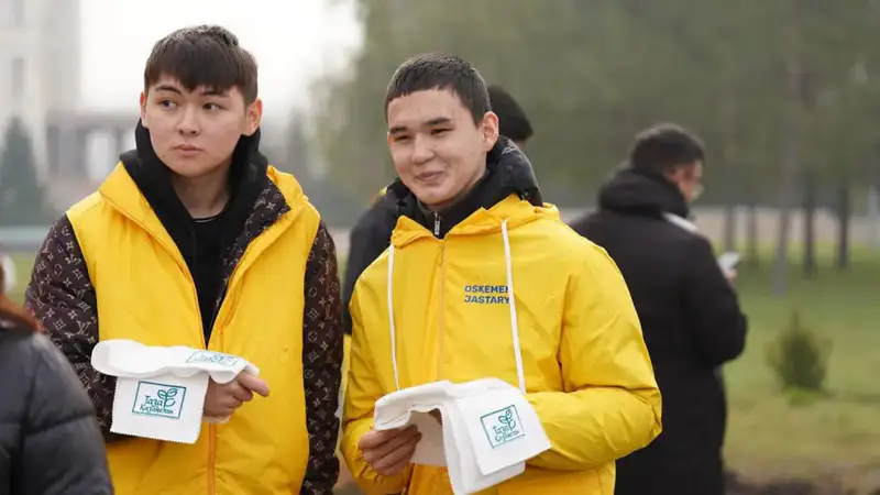 На востоке страны в очередной раз высадили саженцы в рамках акции «Таза Қазақстан» (3)