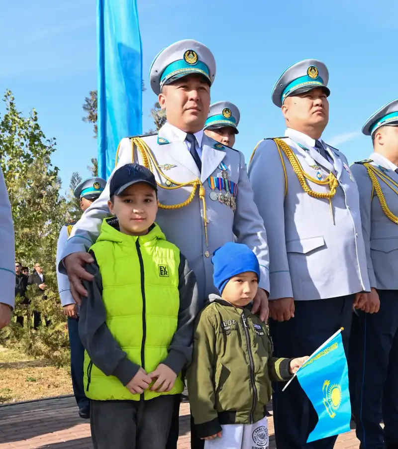 В Кызылорде прошла церемония поднятия Государственного Флага ко Дню Республики (2)