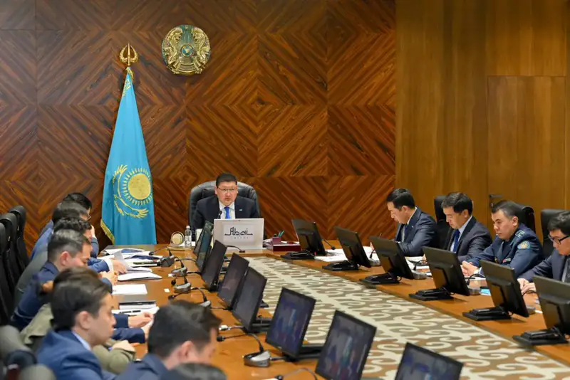 В области Абай обсудили кадровую стабильность и организацию питания в школах (5)