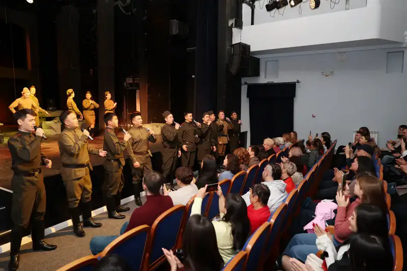 Актёры и гвардейцы вновь вместе на сцене: состоялась премьера драмы «Алия» к 100-летию героини (3)