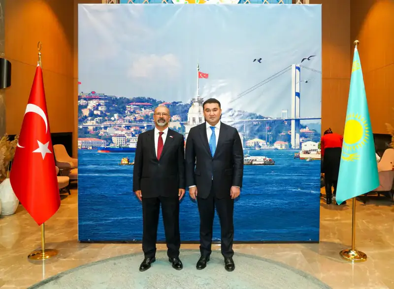 Торжественный вечер в Туркестане в честь 102-й годовщины республики Турции Астане