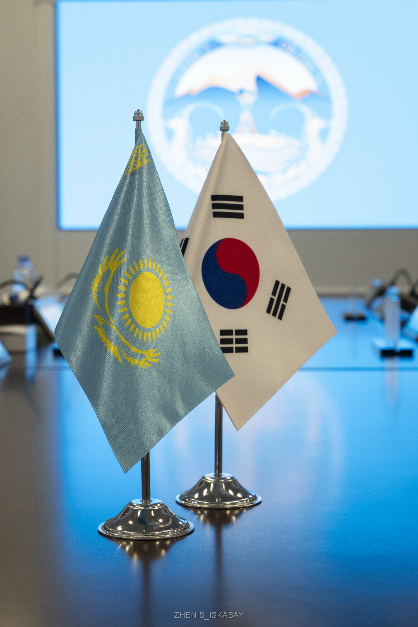 Сотрудничество в сельском хозяйстве туризме и альтернативной энергетике Бейбит Исабаев и Генеральный консул Республики Корея