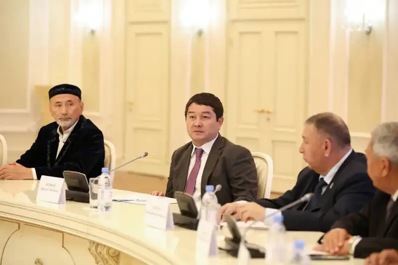 В Мангистау члены Ассамблеи обсудили вопросы мира и согласия (3)