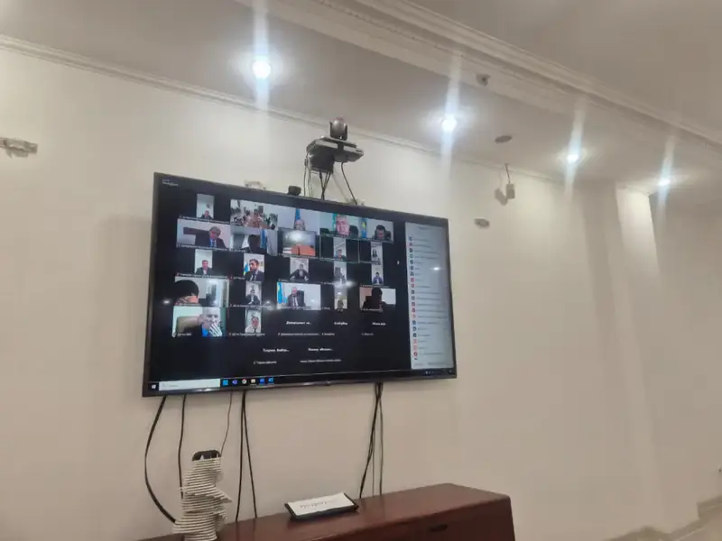 2 октября 2025 года уполномоченный по этике Комитета экологического регулирования и контроля Министерства экологии и природных ресурсов Республики Казахстан Бекмухаметов А.М. провел совещание с руководителями и уполномоченными по этике территориальных департаментов экологии. (2)