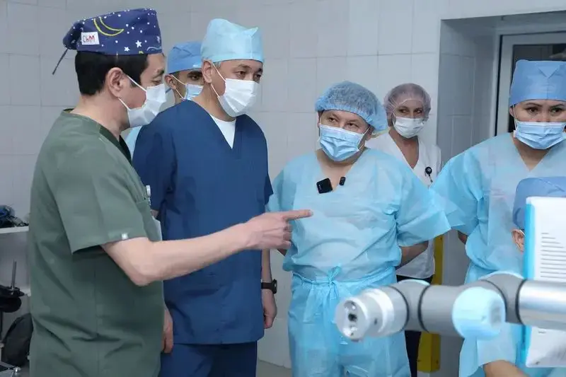 В Караганде робот будет делать операции на мозге (9)