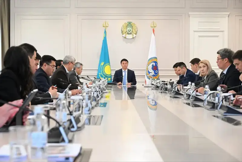 В Алматы обсудили вопросы благоустройства, инженерных работ и ценовой стабильности (2)