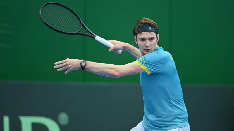 Александр Бублик успешно стартовал на турнире Masters в Париже, пройдя во второй круг Астане