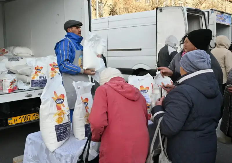 В областном центре прошла традиционная сельскохозяйственная ярмарка ко Дню Республики (5)