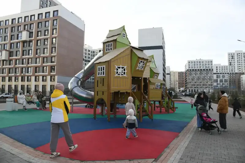 Зеленая зона вместо бизнес-центров: новое общественное пространство открыли в Астане (9)