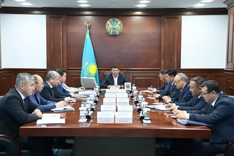 Обсуждение контроля теплового режима в условиях отопительного сезона: влияние на социальные объекты и жилой сектор Астане