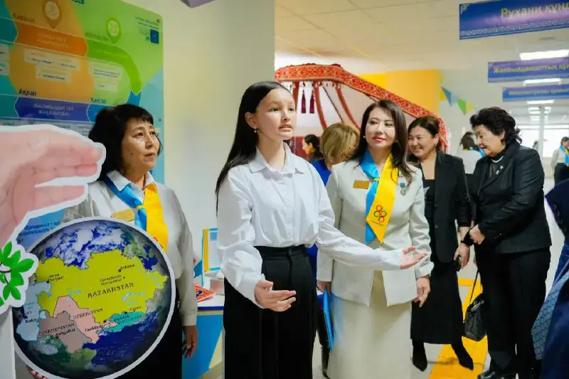 В столичной школе прошла конференция, объединяющая науку, культуру и воспитание (5)