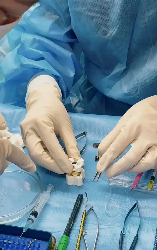 Офтальмологи Центральной городской клинической больницы Алматы вернули зрение двум пациентам благодаря трансплантации роговицы (2)