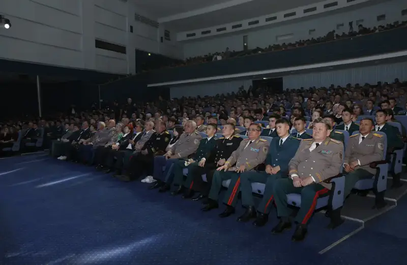 Министр обороны вручил государственные и ведомственные награды военнослужащим Вооруженных сил (3)