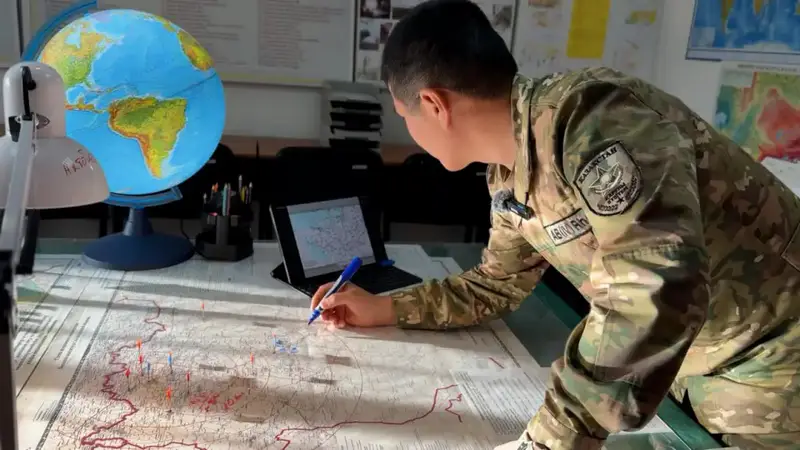 Военные метеорологи изучают современные методы прогнозирования погоды (4)