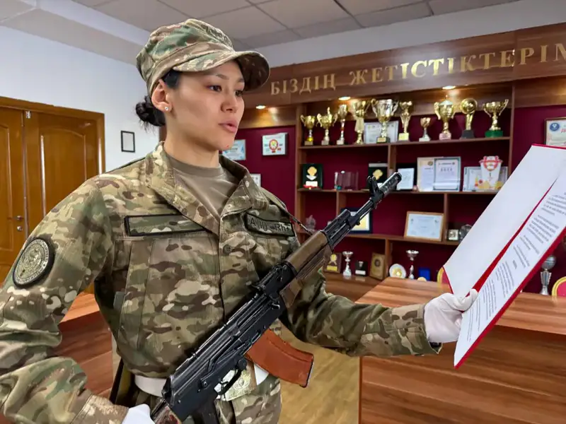 Армейская спортсменка, чемпион мира по боксу Алуа Балкибекова приняла Военную присягу (4)