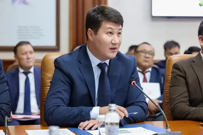 АППАРАТНОЕ СОВЕЩАНИЕ: ОБСУЖДЕНЫ АКТУАЛЬНЫЕ ВОПРОСЫ (4)