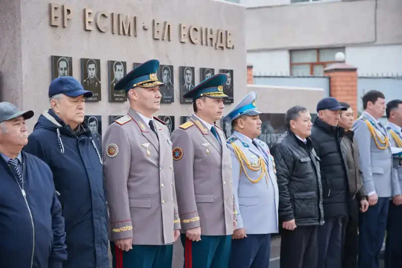 Генерал-майор Ансаган Балтабеков поздравил казахстанских полицейских с Днём Республики в духе единства и служения Астане